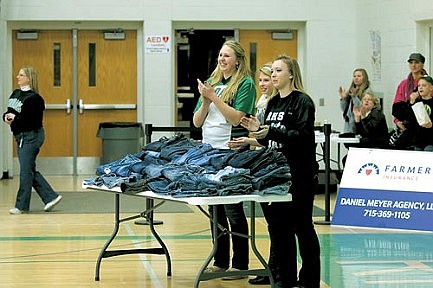 Rhinelander FBLA/DECA to hold annual Jeans for Teens drive