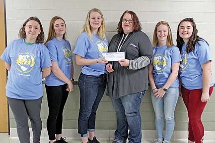 AmeriGas Propane donates $250 to  Rhinelander High School FBLA/DECA Club