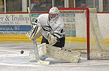 Maulson's 46 saves not enough as Edge falls to No. 2 Central Wis. 4-1