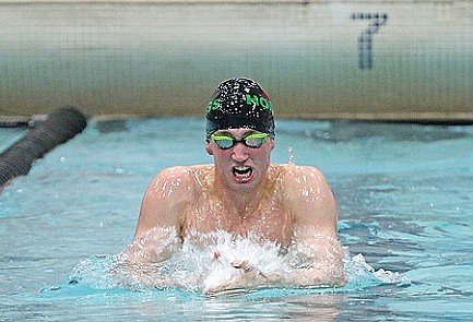 RHS swimmers record only 1 top-10, place 14th at WIAA D2 state meet