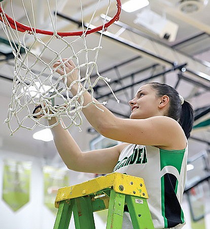 Lady Hodags down Tomahawk 70-15, complete second perfect GNC season