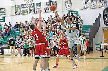 Team Review: RHS boys' basketball: Despite improvement, Hodag hoops finishes below .500