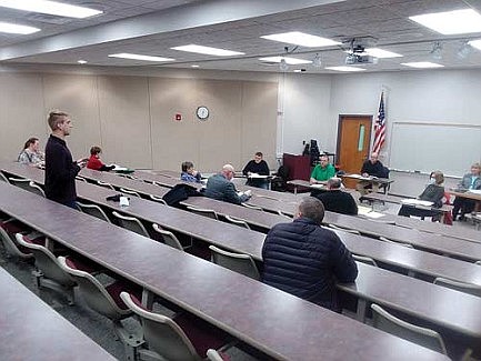 School board hears from seniors on prom, graduation