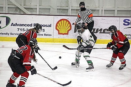 Northern Edge splits games against Medford, Hayward