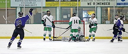 Hodags go quiet in GNC hockey showdown