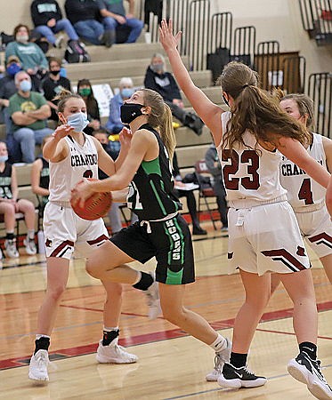Milestone delayed as Crandon edges Hodag girls 47-39
