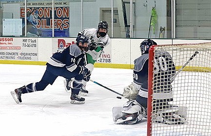 Wojtusik scores five goals as Hodags advance in GNC tourney