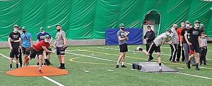 Pitchers and catchers gearing up for baseball season