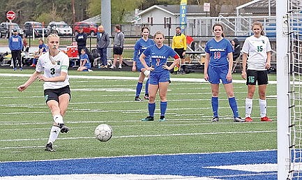Hodag soccer closes out week with wins