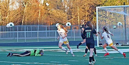 Late goal sinks RHS soccer vs. Kingsford