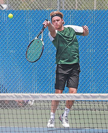 Hodag tennis cruises to victory in subsectional