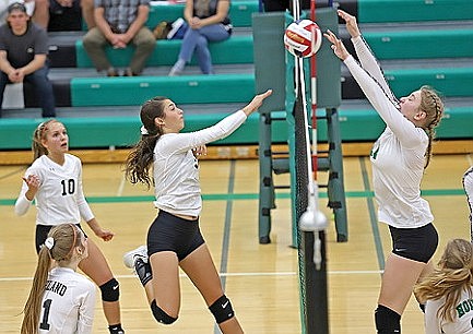 Lakeland sweeps Rhinelander  in GNC volleyball opener