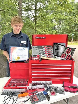 Nicolet College automotive student  awarded industry scholarship