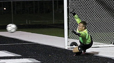Hodags beat Lakeland in PKs, end T-Birds' GNC perfection