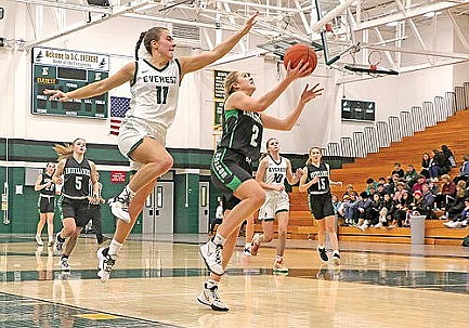 Hodag offense erupts in win at Everest