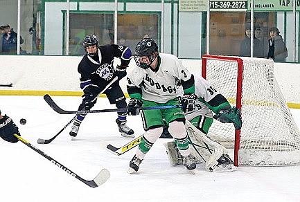 Mosinee blasts RHS 8-2 in GNC tourney