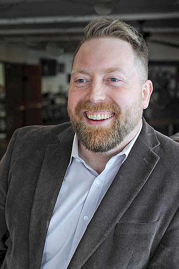 Author and historian visits high school  history classes