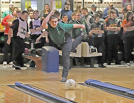 Litzen gears up for final run at high school bowling state tournament