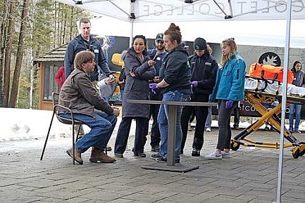 Nicolet students respond to simulated mental health crisis in 'real-world scenario training'