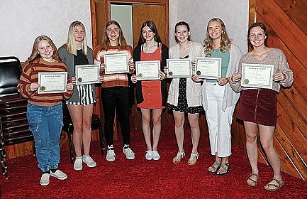 Photo: RHS&#8200;softball awards presented 