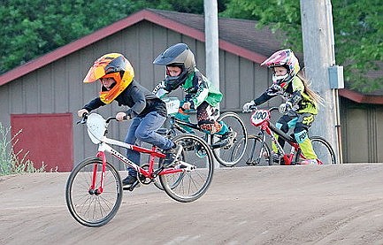 PHOTOS: Monday night racing