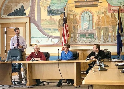 Evers talks broadband