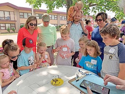 Worm Race Returns! 