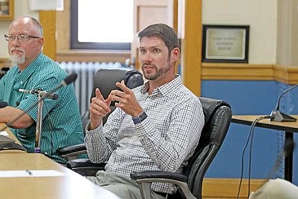 Council 'reluctantly' authorizes recruitment of new city administrator