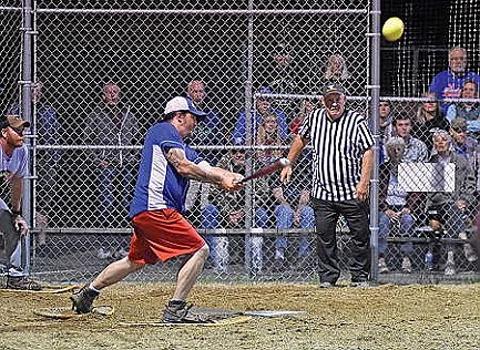 Snowhawks slug past WPS Local 420