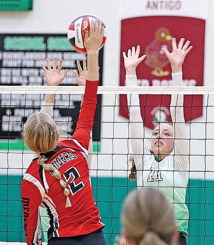Hodag volleyball shows flashes, but falls to Medford