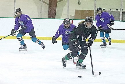 Saari's game-winner lifts Edge past Medford 4-3