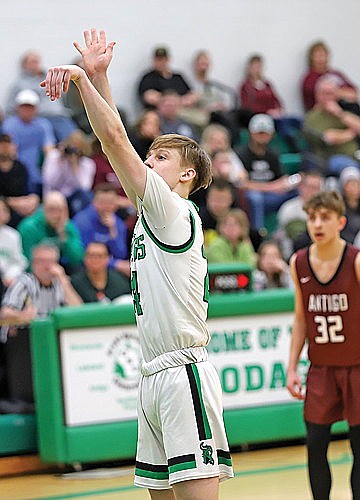 Hodag hoops rallies past Antigo in defensive struggle 