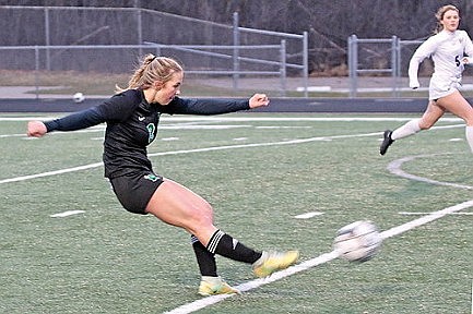 Hodag soccer keeps rolling, blanks Pines