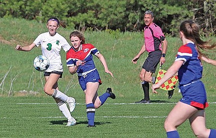Hodag soccer sneaks past Pines 3-1