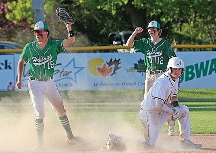 Hodags knock out Red Robins