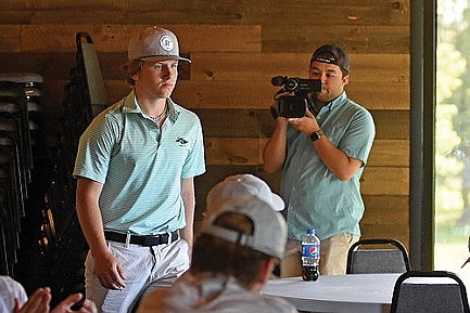 Golf:&#8200;Schoppe survives closing double to make state